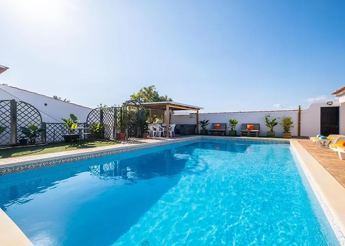 Villa Estrelicia - Pool - Free Wi-Fi - New In Booking